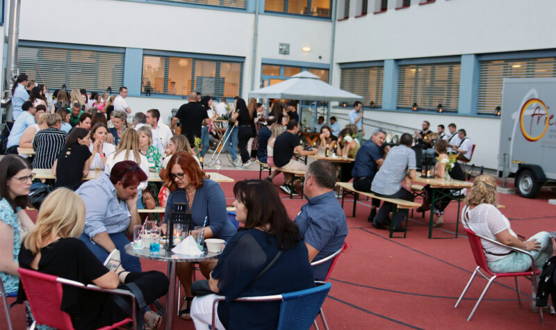 Absolvent*innen-Treffen